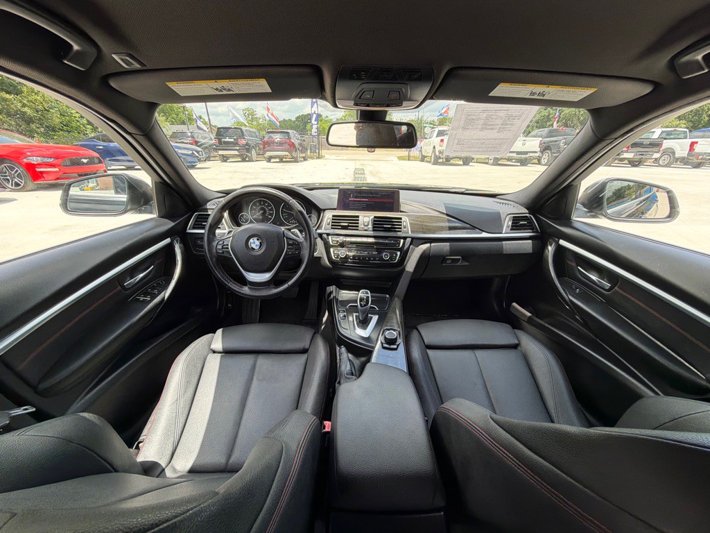 2018 BMW 3 Series Image 24