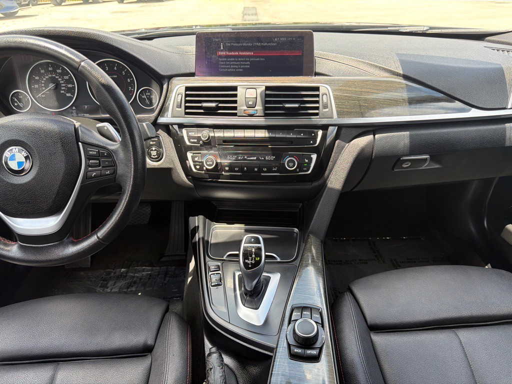 2018 BMW 3 Series Image 26