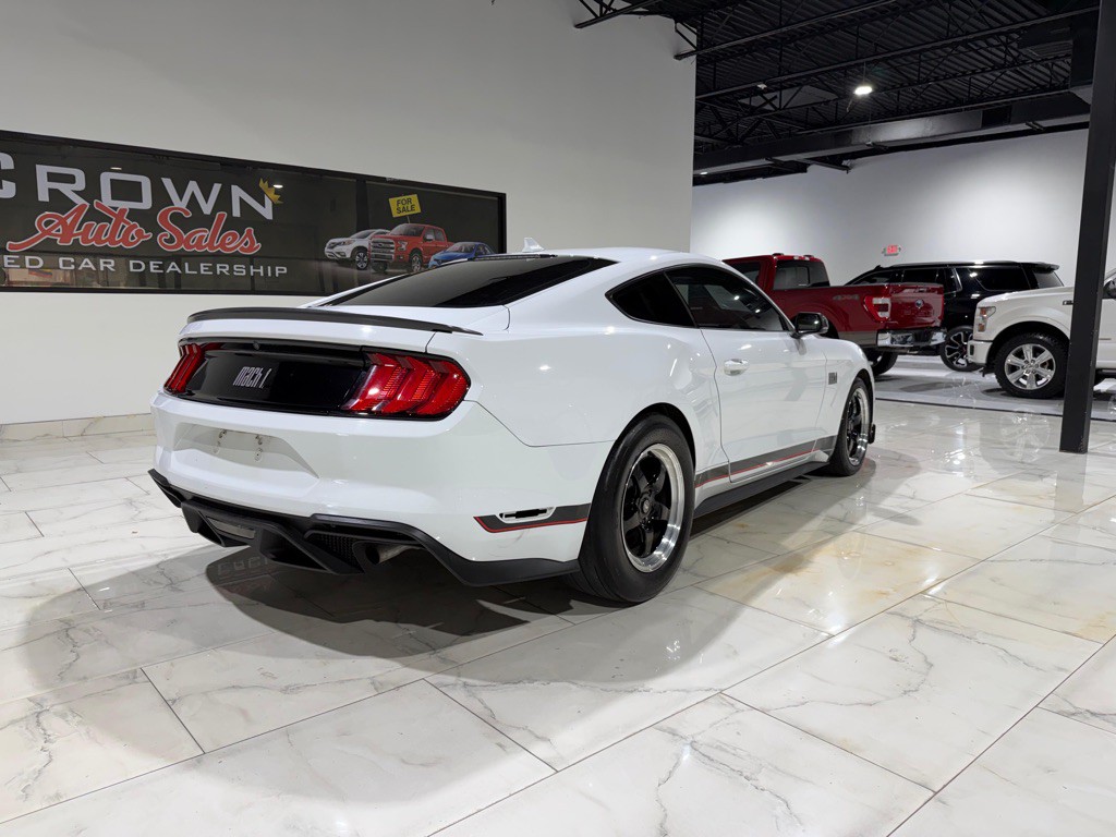 2022 Ford Mustang Image 8