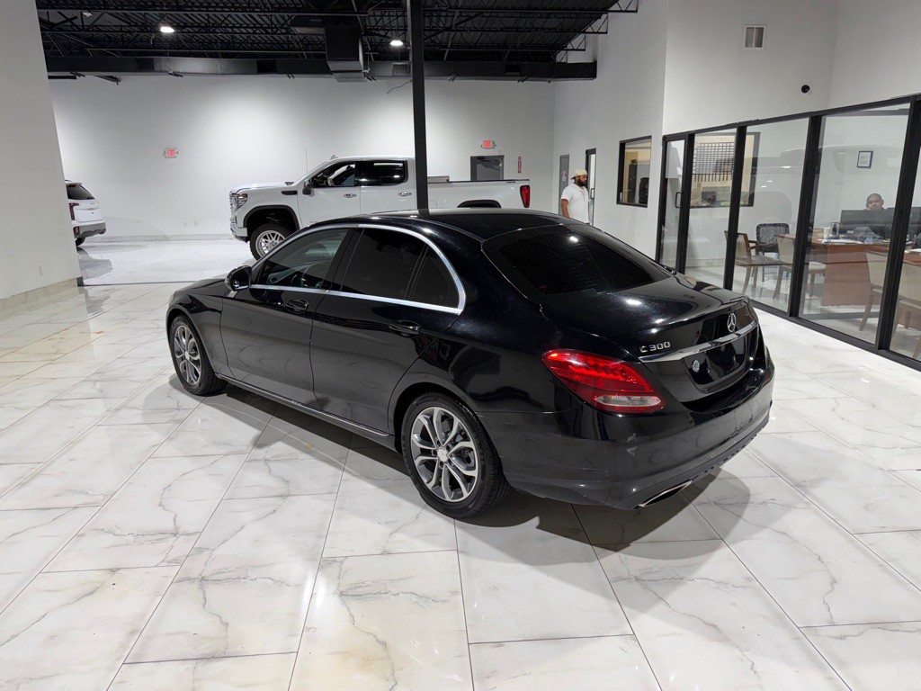 2016 Mercedes-Benz C-Class Image 10