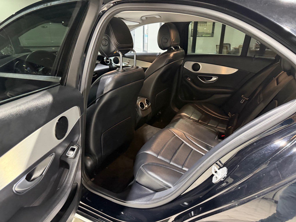 2016 Mercedes-Benz C-Class Image 12