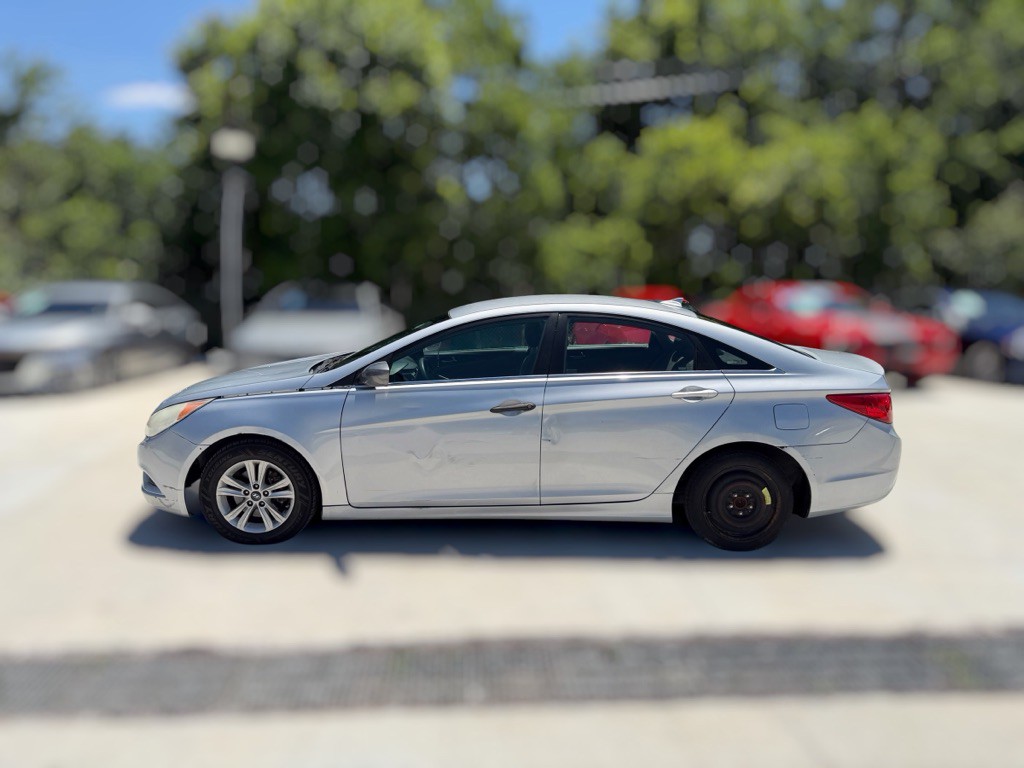 2012 Hyundai Sonata Image 8