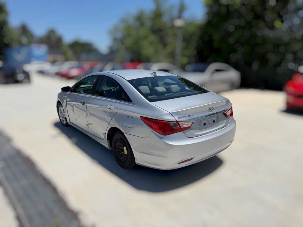 2012 Hyundai Sonata Image 9