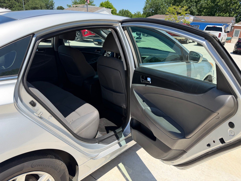 2012 Hyundai Sonata Image 14