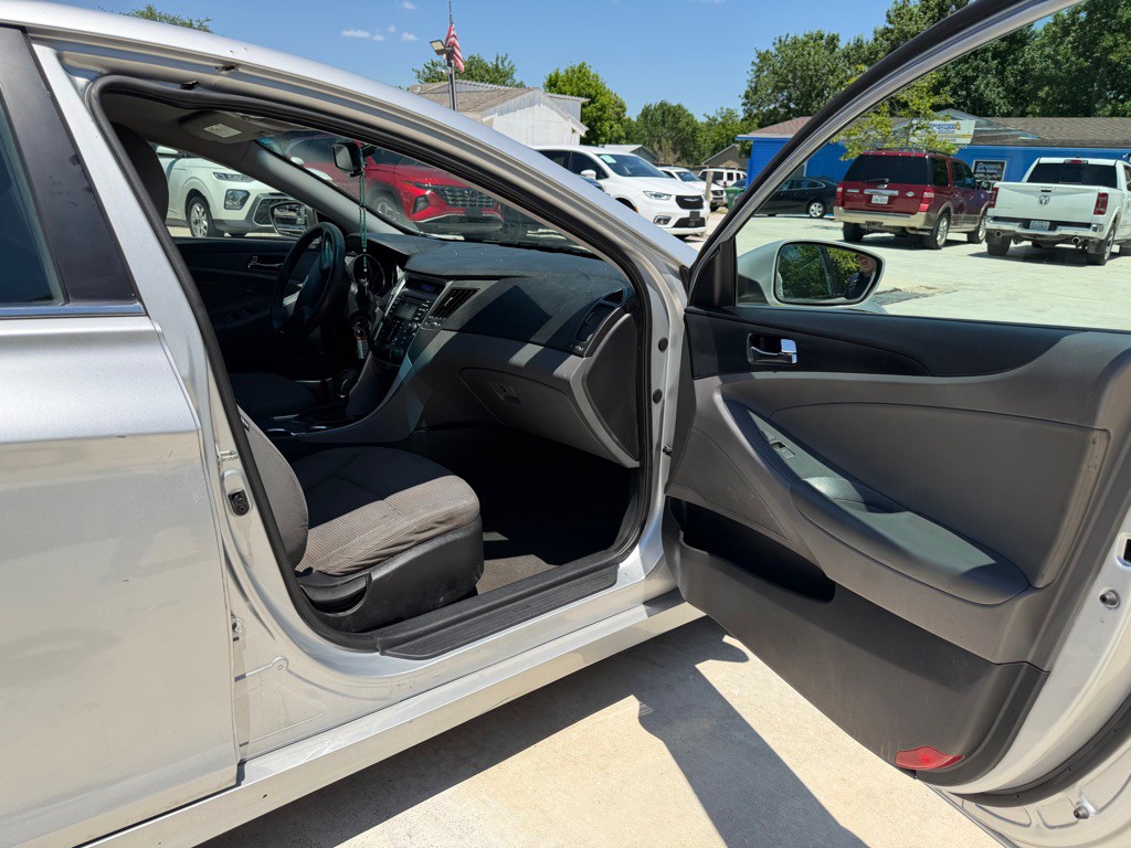 2012 Hyundai Sonata Image 16