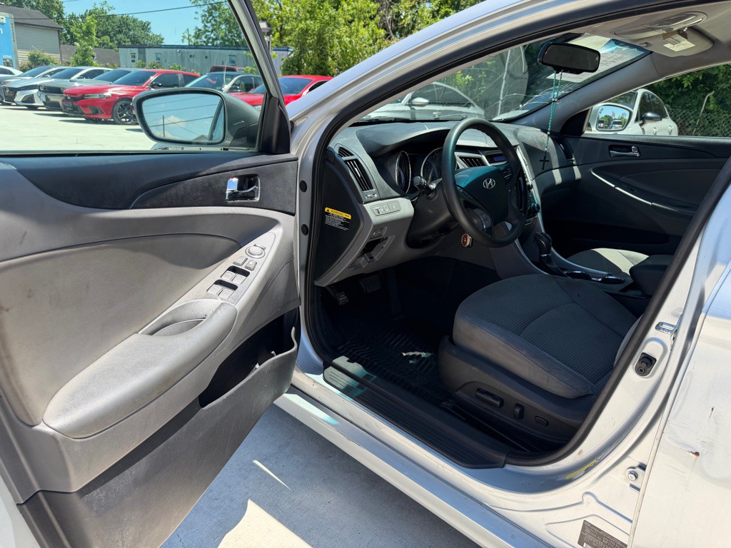 2012 Hyundai Sonata Image 18
