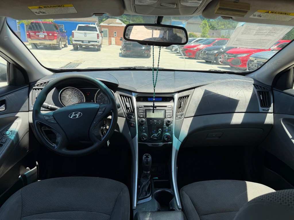 2012 Hyundai Sonata Image 24