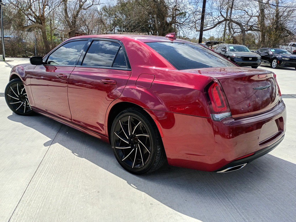 2022 Chrysler 300 Image 5