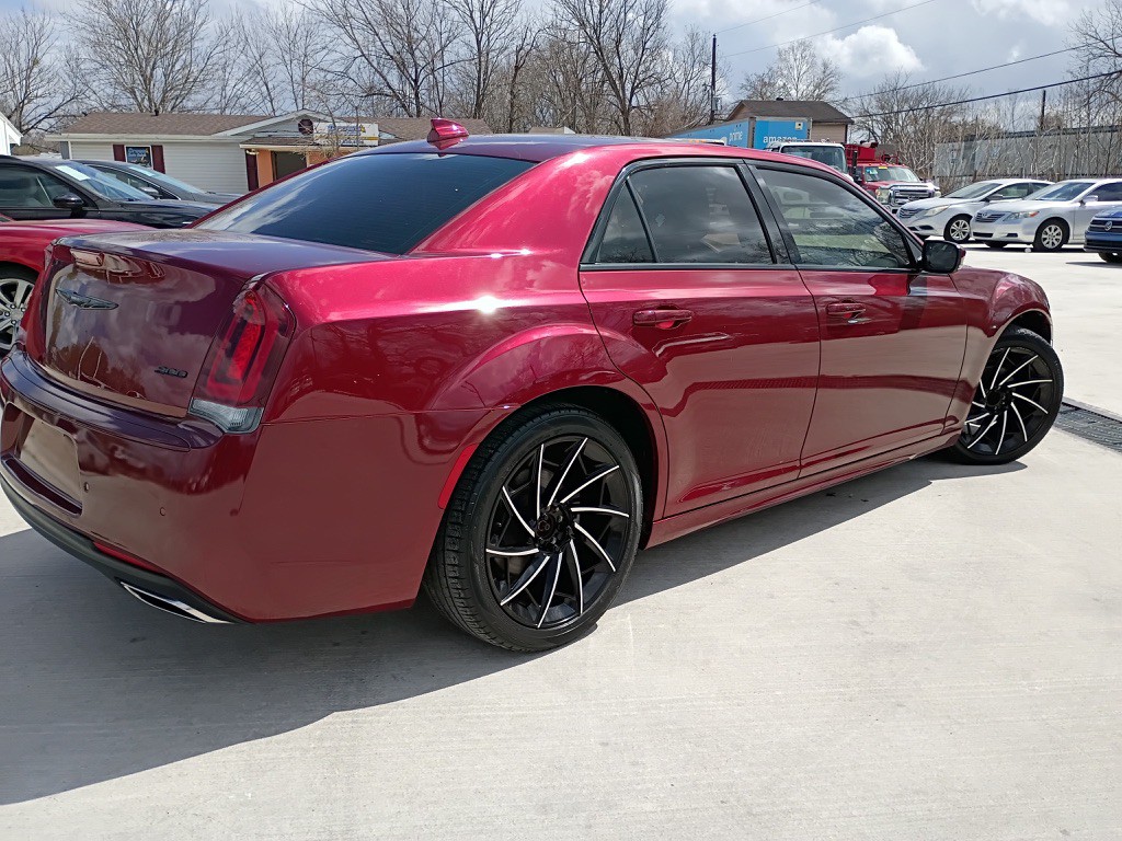 2022 Chrysler 300 Image 6