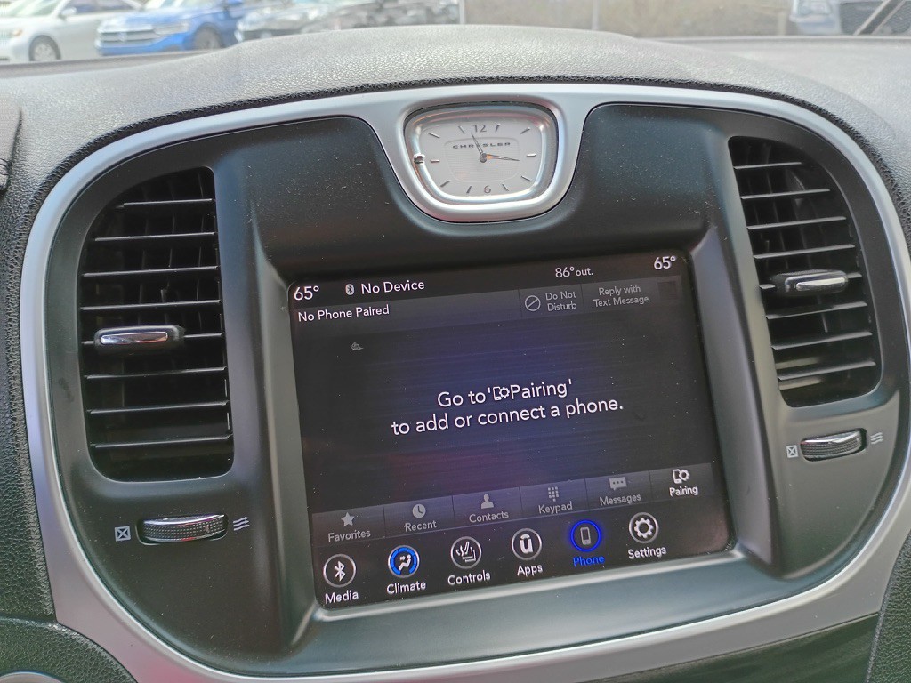 2022 Chrysler 300 Image 7