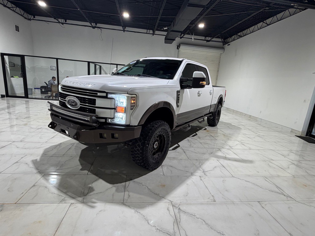2017 Ford F-250 Image 1