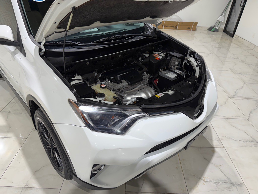 2017 Toyota Rav4 Image 5