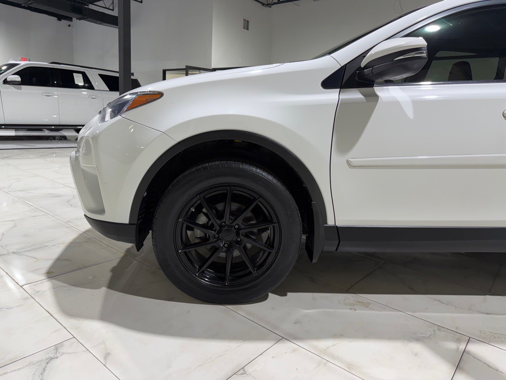 2017 Toyota Rav4 Image 6