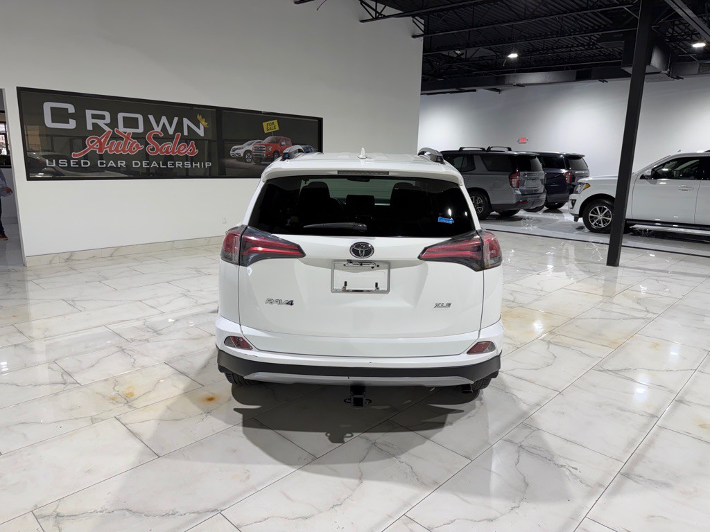 2017 Toyota Rav4 Image 10