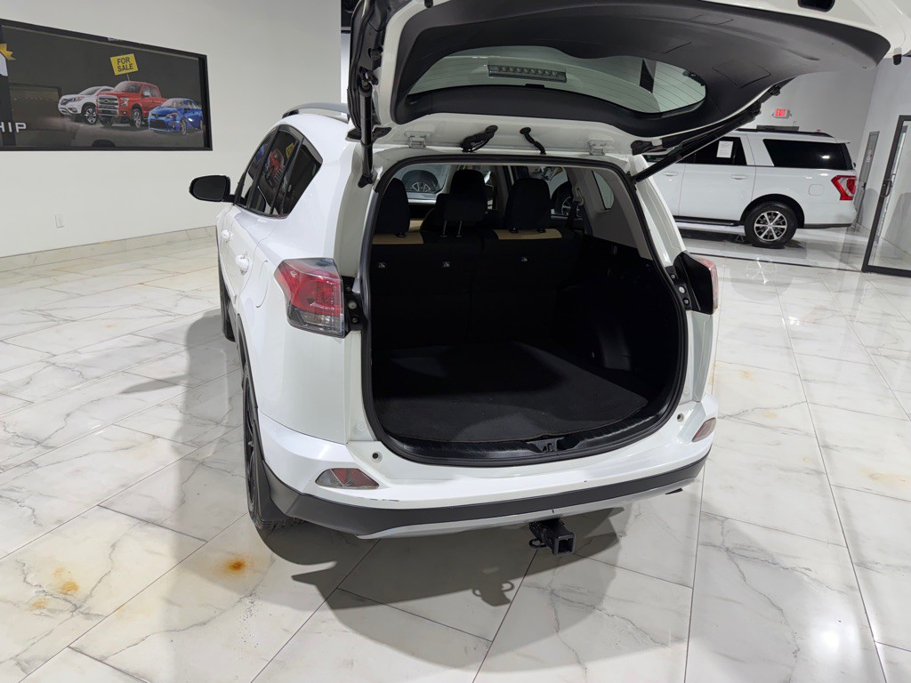 2017 Toyota Rav4 Image 12