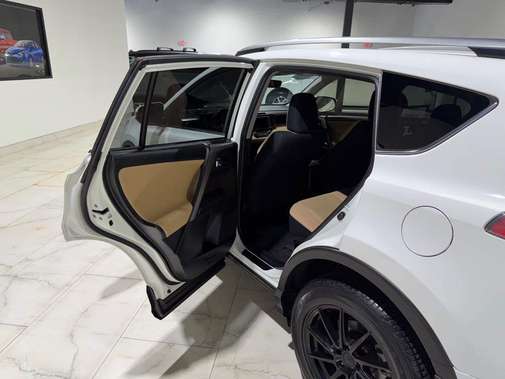 2017 Toyota Rav4 Image 13