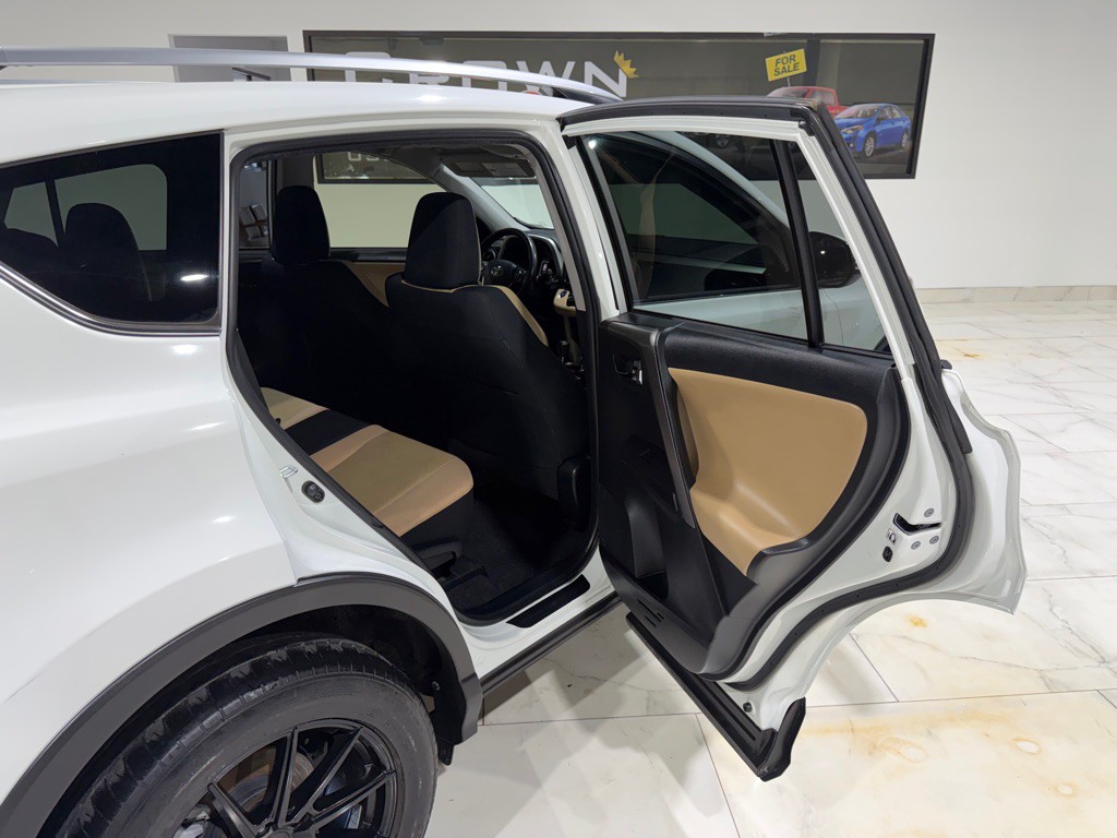 2017 Toyota Rav4 Image 15