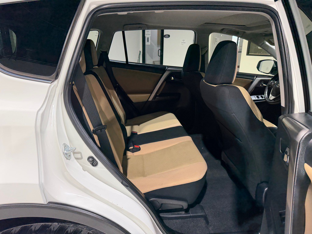 2017 Toyota Rav4 Image 16