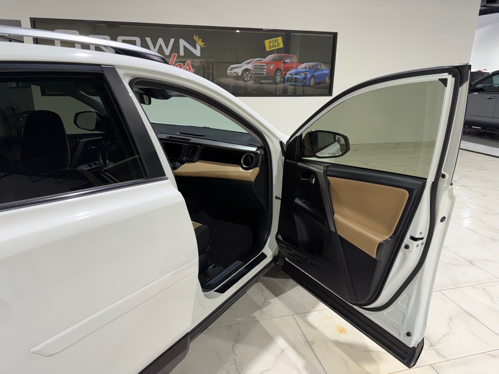 2017 Toyota Rav4 Image 17