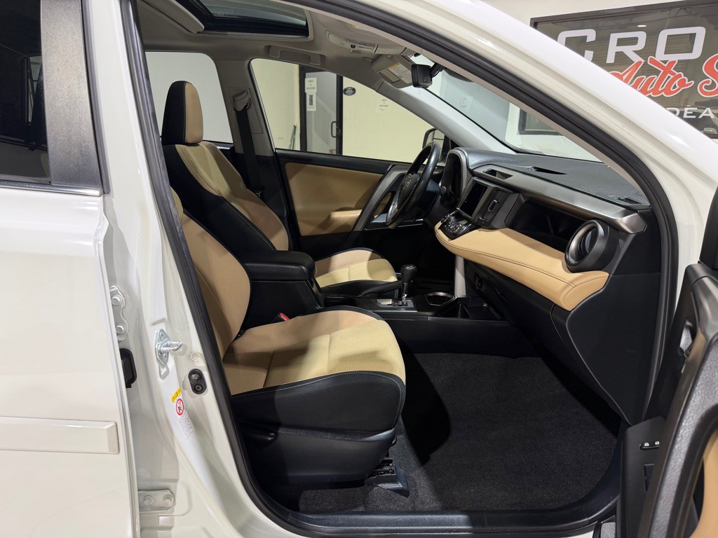 2017 Toyota Rav4 Image 18