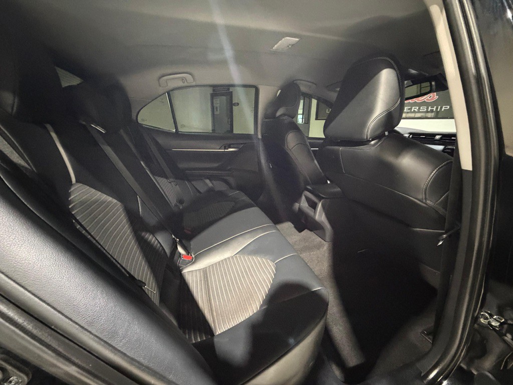 2020 Toyota Camry Image 17