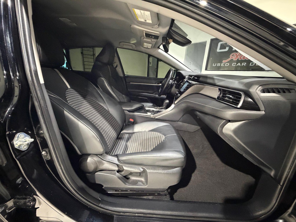 2020 Toyota Camry Image 19
