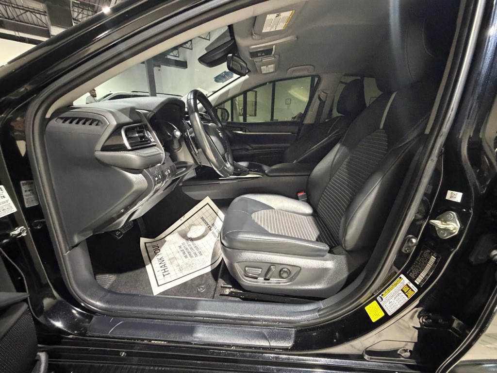 2020 Toyota Camry Image 21