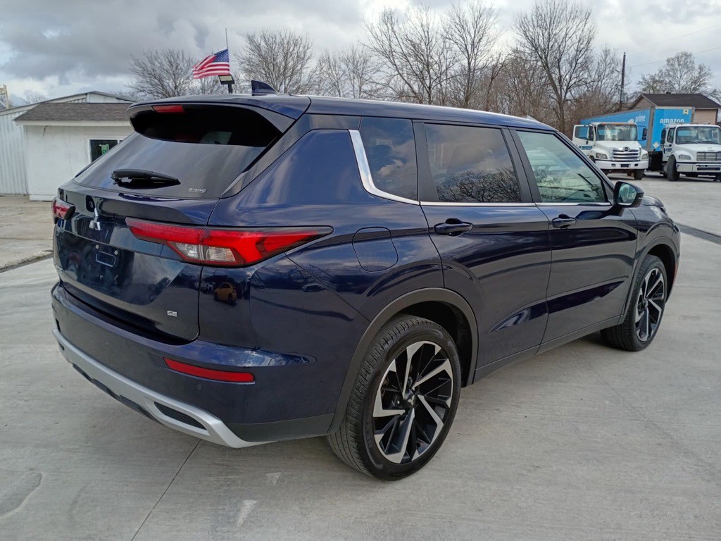 2024 Mitsubishi Outlander Image 5