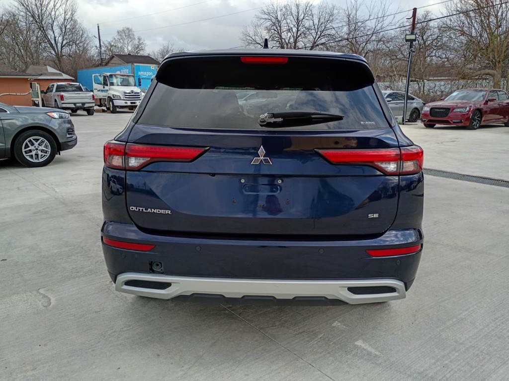 2024 Mitsubishi Outlander Image 6