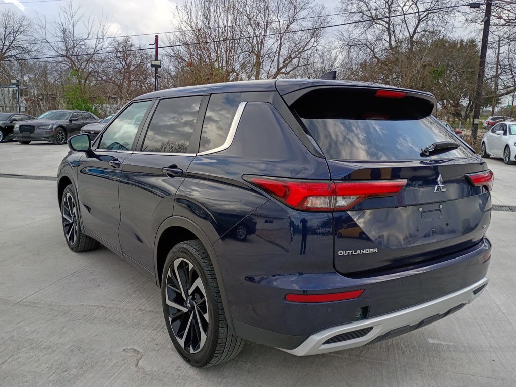 2024 Mitsubishi Outlander Image 7