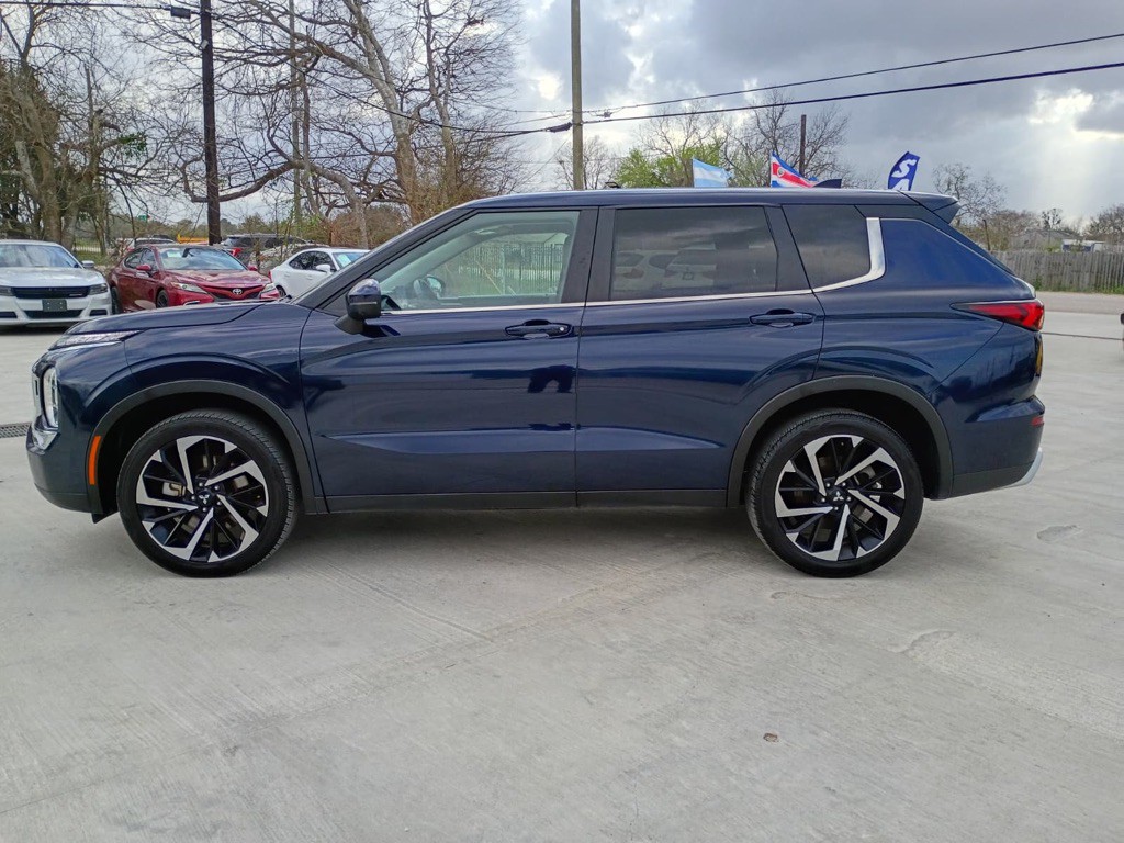 2024 Mitsubishi Outlander Image 8