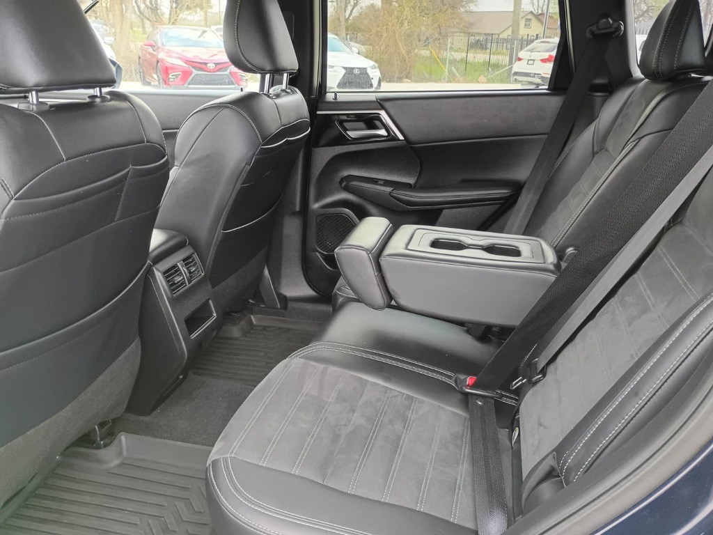 2024 Mitsubishi Outlander Image 11