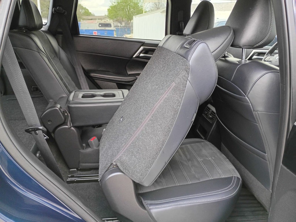 2024 Mitsubishi Outlander Image 12