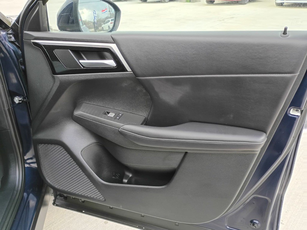 2024 Mitsubishi Outlander Image 13