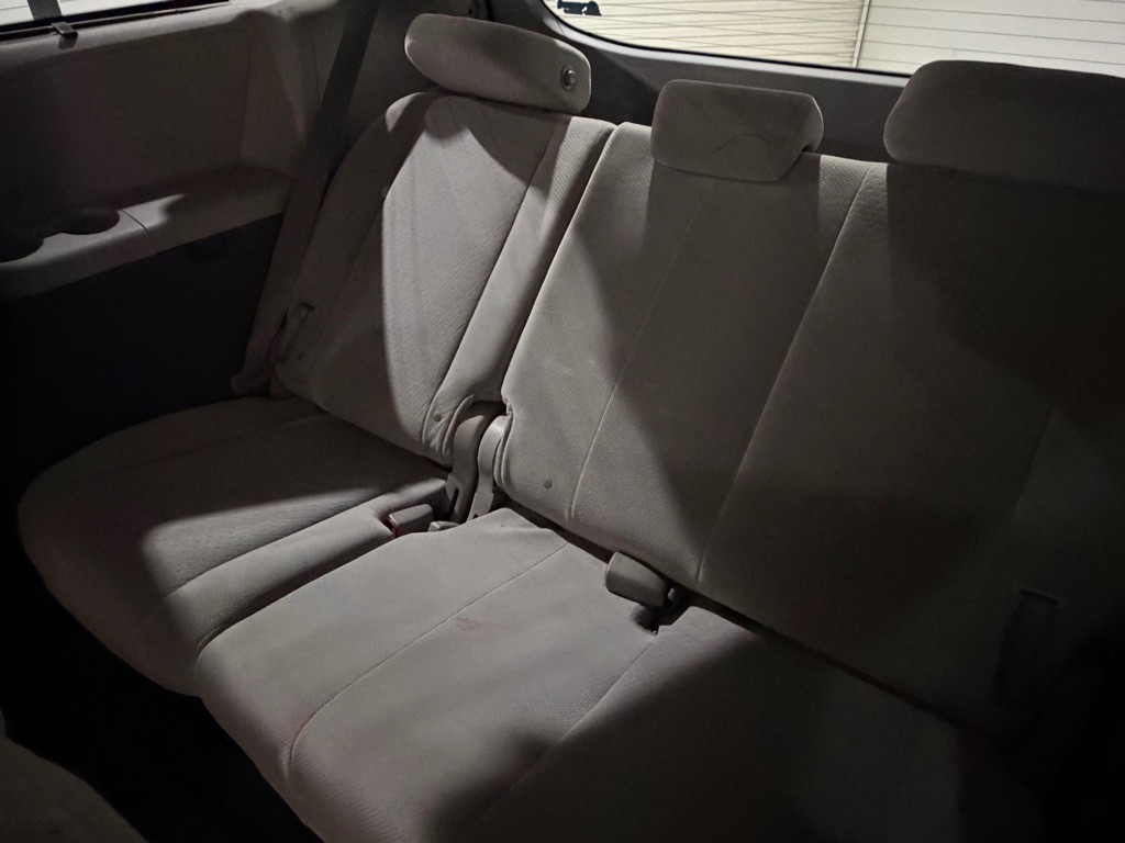 2015 Toyota Sienna Image 23