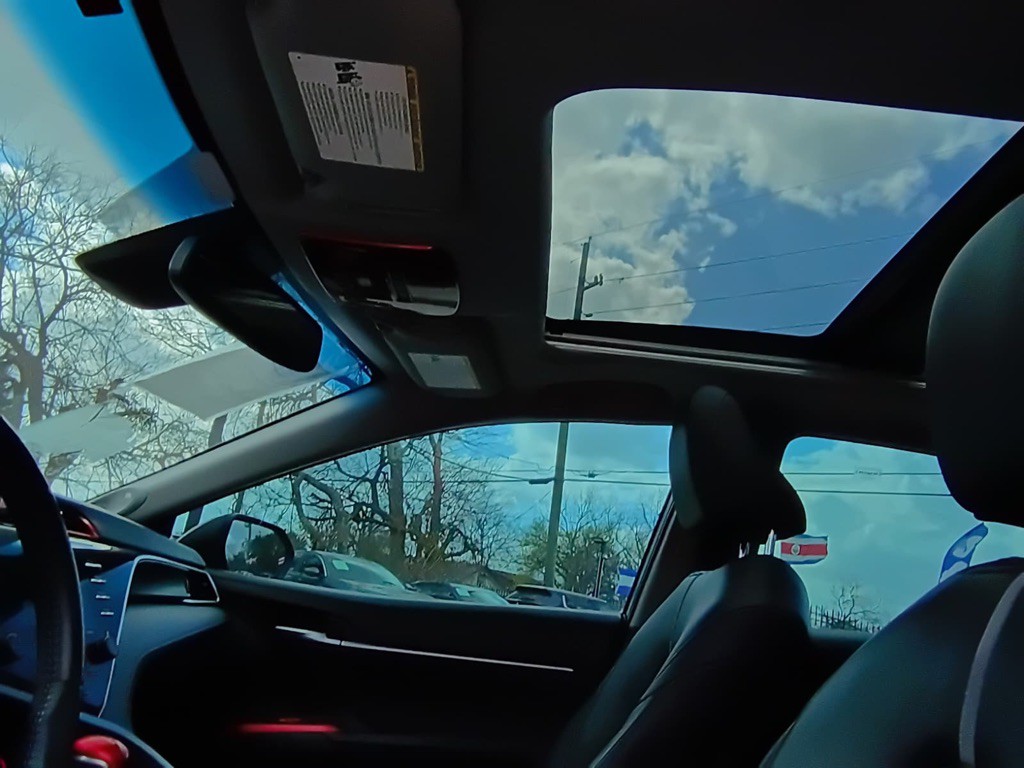 2018 Toyota Camry Image 12