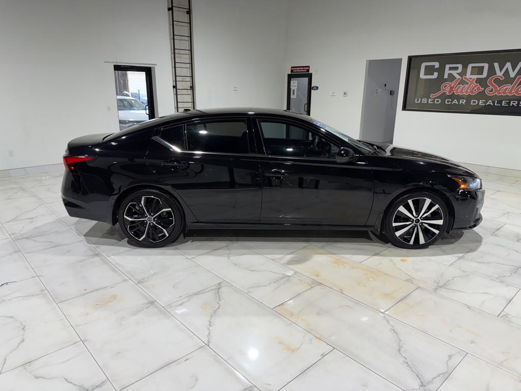 2023 Nissan Altima Image 9