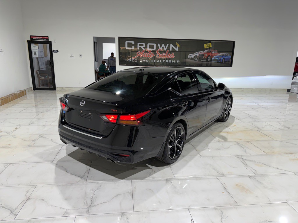 2023 Nissan Altima Image 10