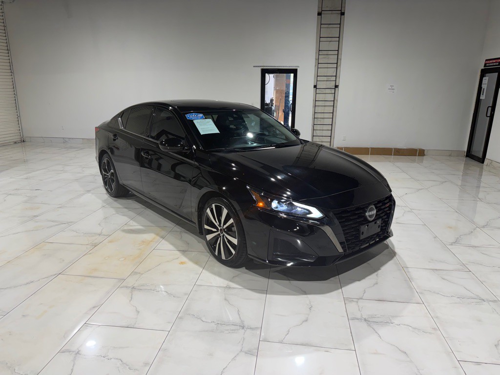 2023 Nissan Altima Image 3