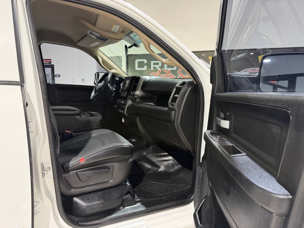2019 RAM 3500 Image 16