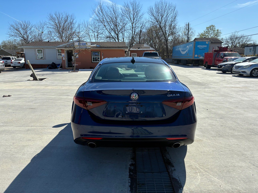 2019 Alfa Romeo Giulia Image 6
