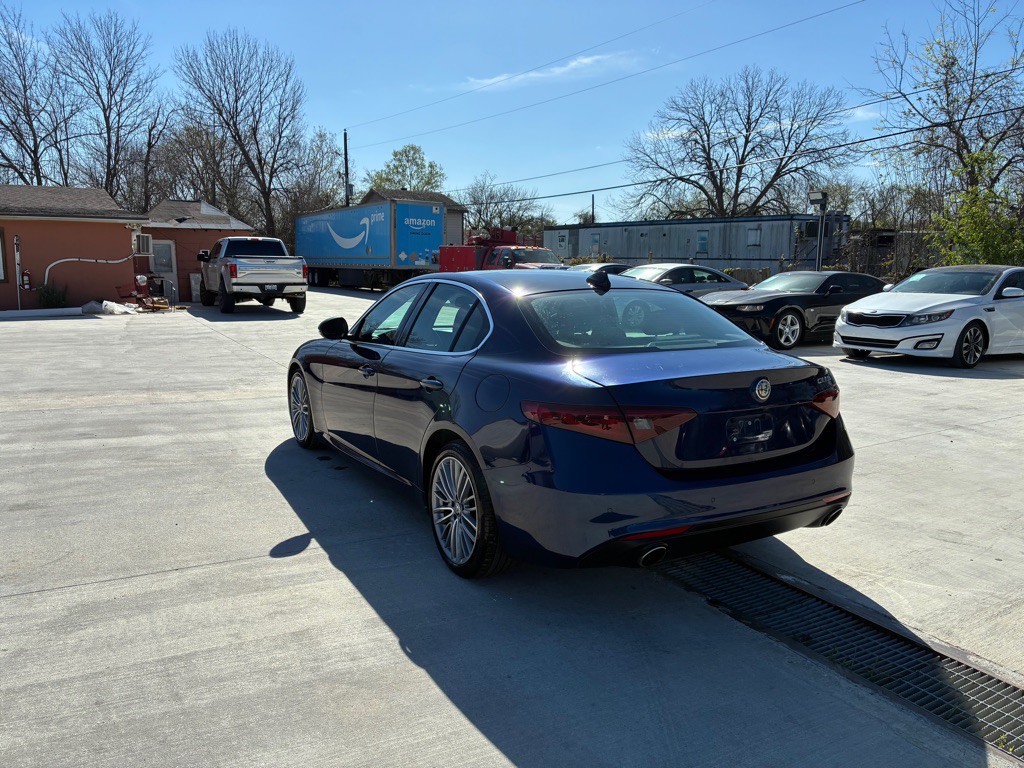 2019 Alfa Romeo Giulia Image 7