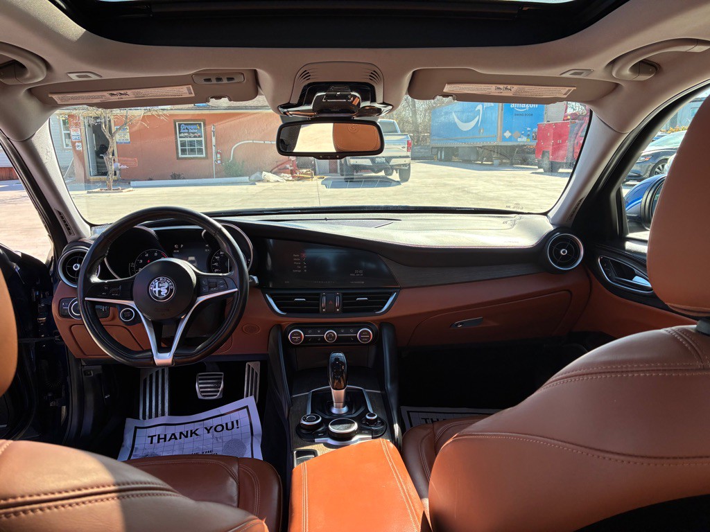 2019 Alfa Romeo Giulia Image 10