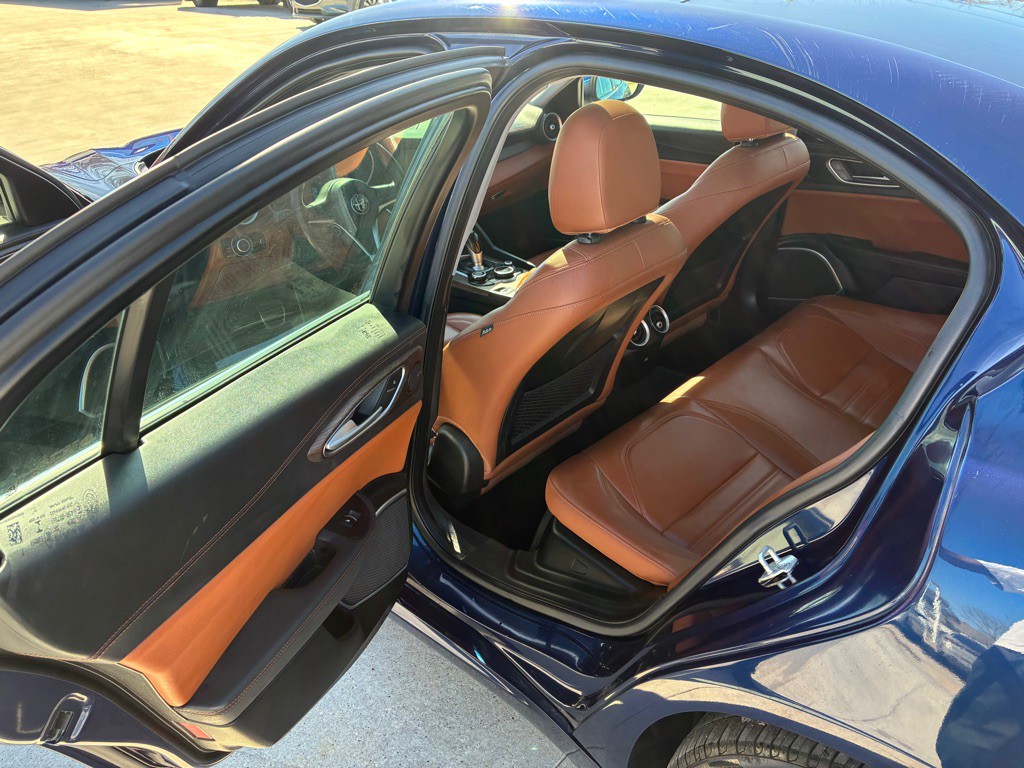 2019 Alfa Romeo Giulia Image 11