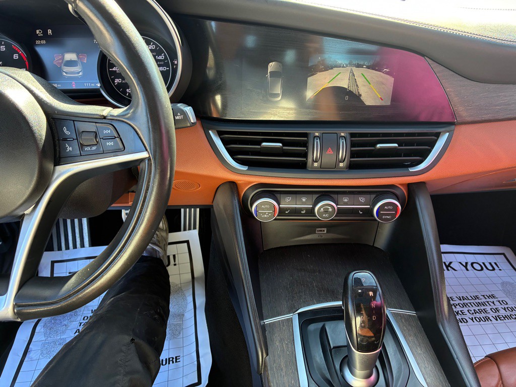 2019 Alfa Romeo Giulia Image 13