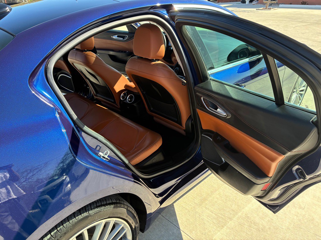 2019 Alfa Romeo Giulia Image 14