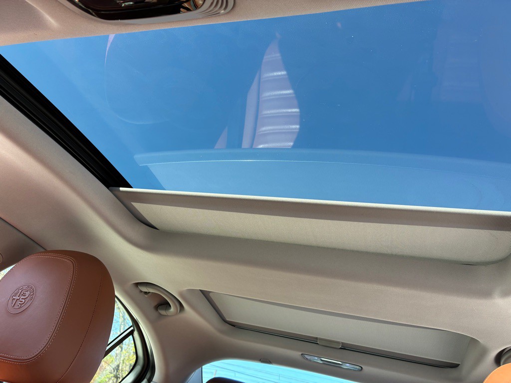 2019 Alfa Romeo Giulia Image 16