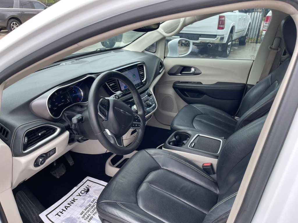 2022 Chrysler Pacifica Image 9