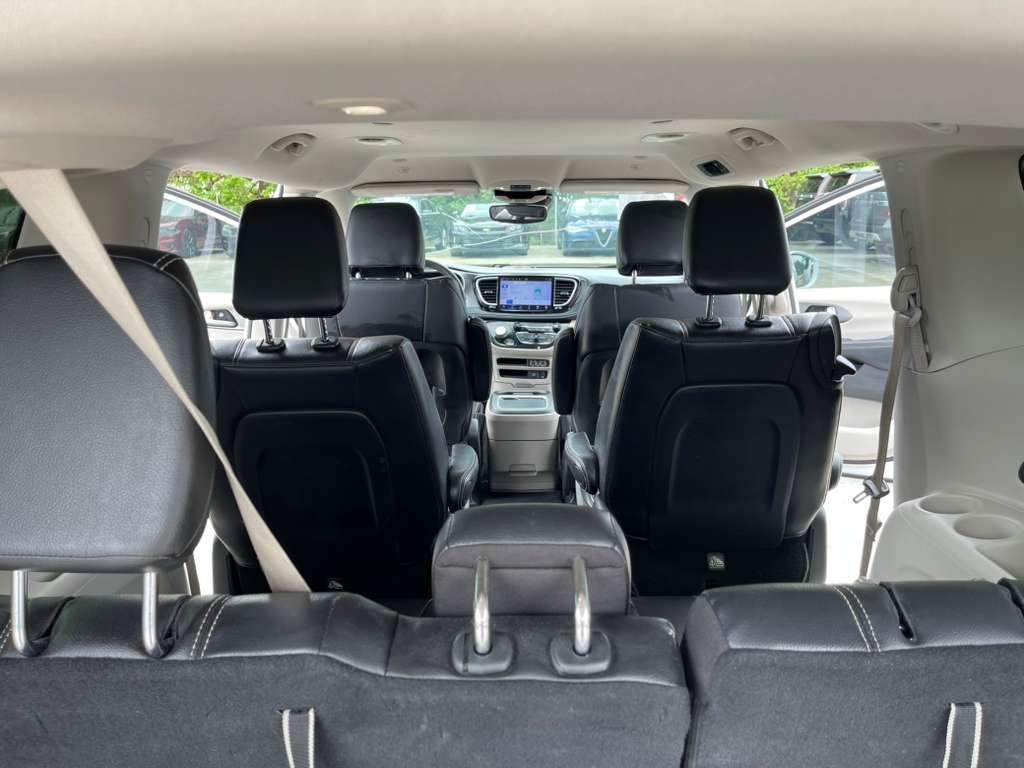 2022 Chrysler Pacifica Image 14