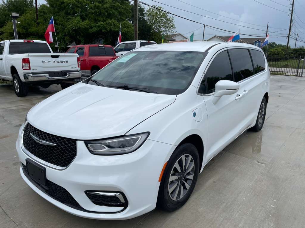 2022 Chrysler Pacifica Image 1